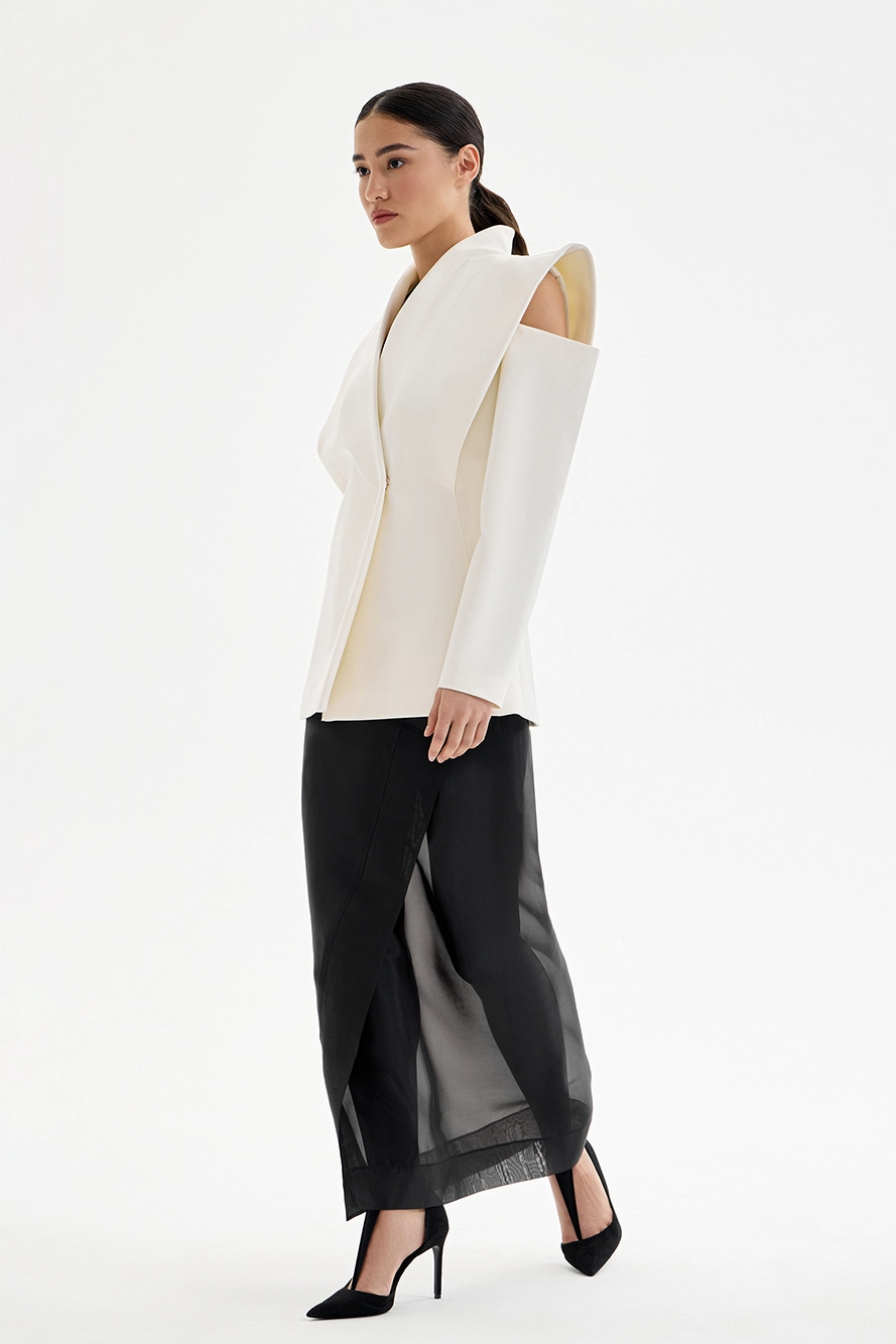 Valeria™ Sculptural Shoulder Blazer – Modern Statement Jacket